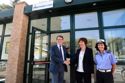 La comandante della Pm Valeria Meloncelli con sindaco e vicecomandante