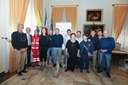 CorriMutina, il gruppo di organizzatori e partners con al centro l'assessora allo Sport Grazia Baracchi