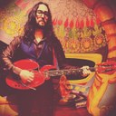 Sean Lennon con chitarra Wandrè Scarabeo 1966 agli Electric Lady Studios di New York nel 2015