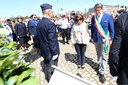 sindaco prefetto e autorità davanti alla lapide.jpg