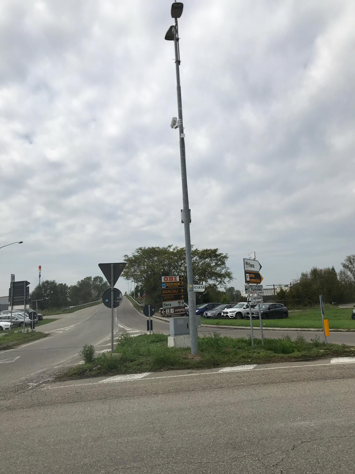 Portale a Modena Nord (telecamera presso rotatoria G.B.Marino)