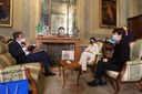 un momento dell'incontro in Municipio con il sindaco Gian Carlo Muzzarelli, il nuovo questore Silvia Burdese, la direttrice generale del Comune Valeria Meloncelli