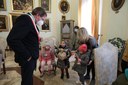 Un momento dell'incontro tra sindaco e bimbi