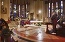 Un momento della celebrazione religiosa presieduta da monsignor Giuliano Gazzetti