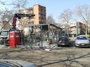 Il deposito protetto in corso di installazione in piazza Manzoni
