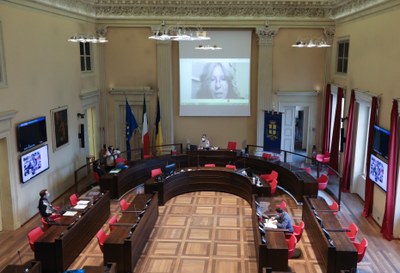 Un momento dell'intervento in Consiglio comunale del difensore civico Patrizia Roli