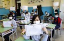 Bam,bino=Cittadino, Bimbi mostrano l'attestato di cittadinanza onoraria