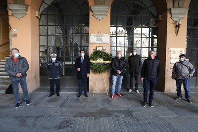 Andrea Bosi, Fabio Poggi e discendenti delle vittime 7 aprile 2021.jpg Andrea Bosi, Fabio Poggi e discendenti delle vittime 7 aprile 2021.jpg