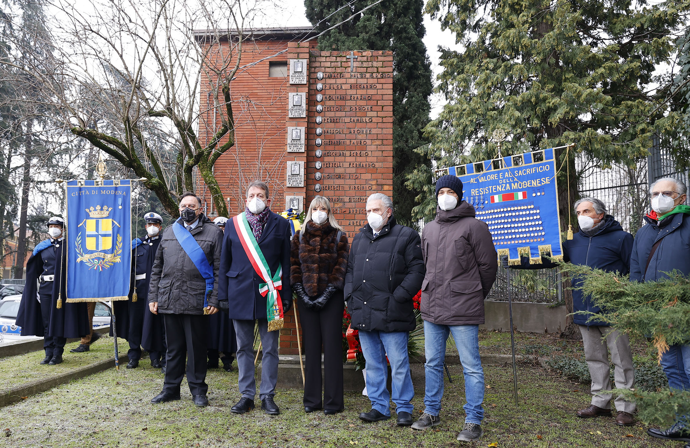 I partecipanti alla commemorazione della strage