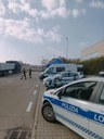 Un momento dei controlli della Polizia locale sui mezzi pesanti