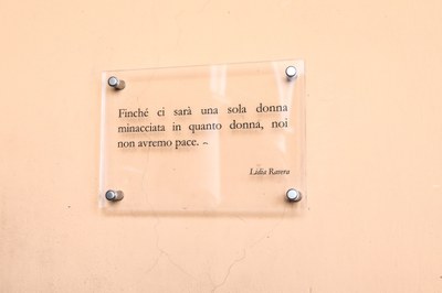 Targa contro i femminicidi