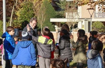 Un momento della merenda al parchetto di piazzale Primo Maggio