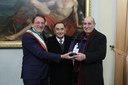 La consegna della Bonissima ad Achille Bevini da parte del sindaco Gian Carlo Muzzarelli e dell'imprenditore dei motori Gian Paolo Dallara