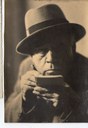 Umberto Tirelli con il suo taccuino