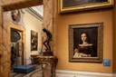 Un'immagine della mostra con il "Ritratto di architettrice"