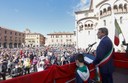 il sindaco durante l'intervento in piazza Grande