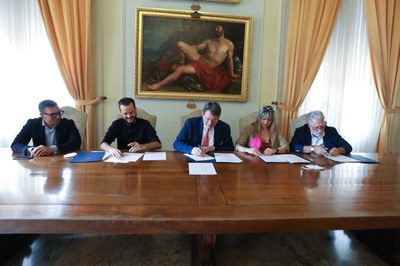 La firma del Protocollo d'intesa su appalti e legalità