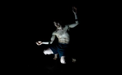 Un momento di una performance di Oscilla