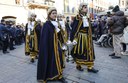Il corteo storico con i doni dei ceri votivi e dell'olio