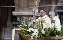 La benedizione alla città con la reliquia del braccio di San Geminiano