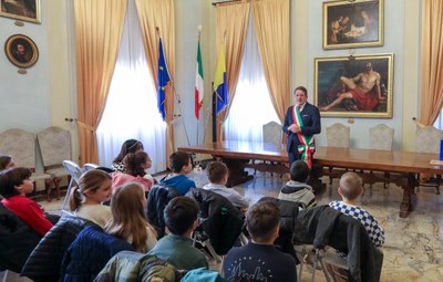 Giornata dell'Infanzia, il sindaco dialoga con i bambini