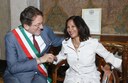 Il sindaco Gian Carlo Muzzarelli con la console Usa Ragini Gupta