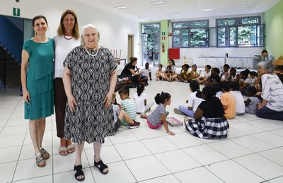 Da sinistra: la dirigente Silvia Cestarollo, l'assessora Grazia Baracchi e la professoressa Fausta Fella Da sinistra: la dirigente Silvia Cestarollo, l'assessora Grazia Baracchi e la professoressa Fausta Fella