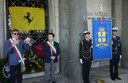 I sindaci Muzzarelli e Zironi durante l'omaggio a Ferrari